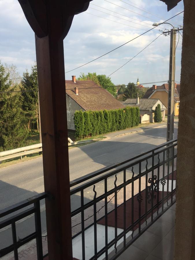 Villa Negra Motel Berzence Extérieur photo